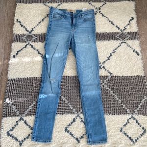 HOLLISTER SUPER HIGH RISE SKINNY JEANS